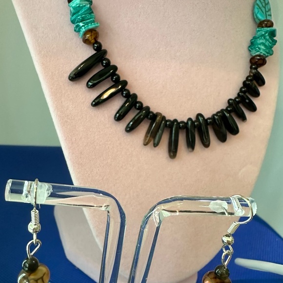 Black onyx Turquoise Chi Necklace Earring Set - Picture 2 of 4